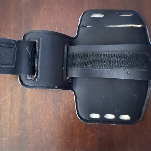 Phone running arm case - Picture 3 of 3